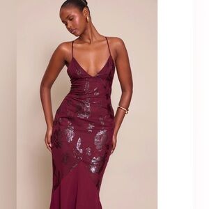 PrettyLittleThing Burgundy Maxi Dress